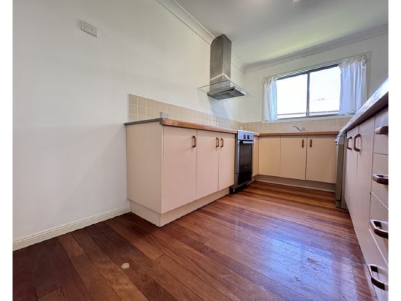 54 Roseglen Street, Greenslopes QLD 4120