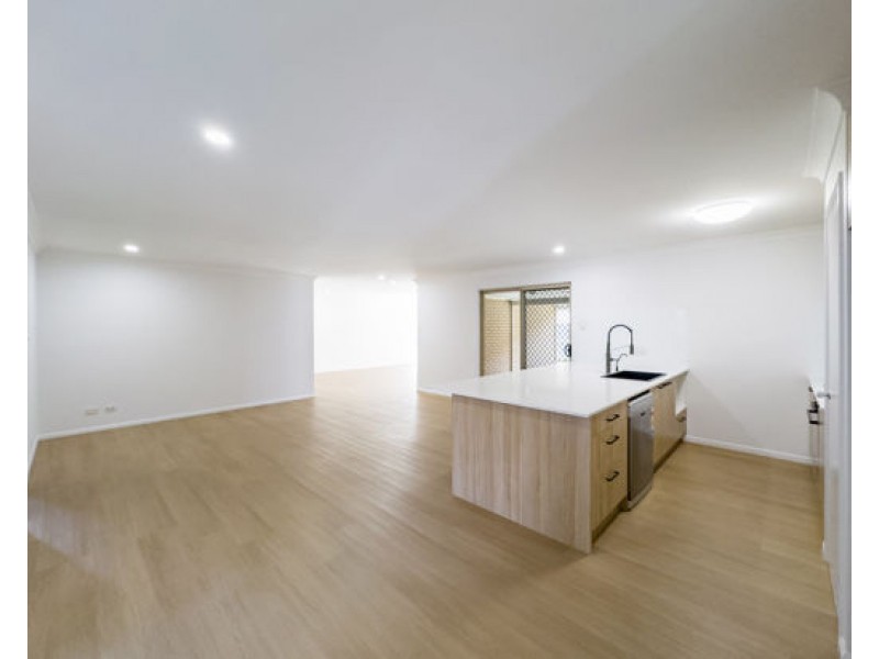 12 Overton Street, Calamvale QLD 4116