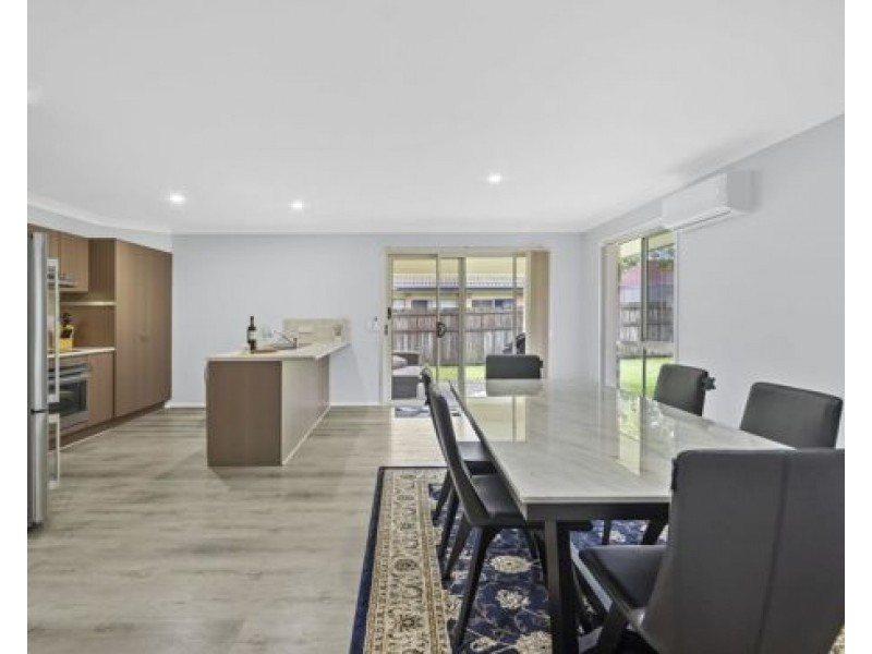 8 FIRECREST CLOSE, Upper Coomera QLD 4209