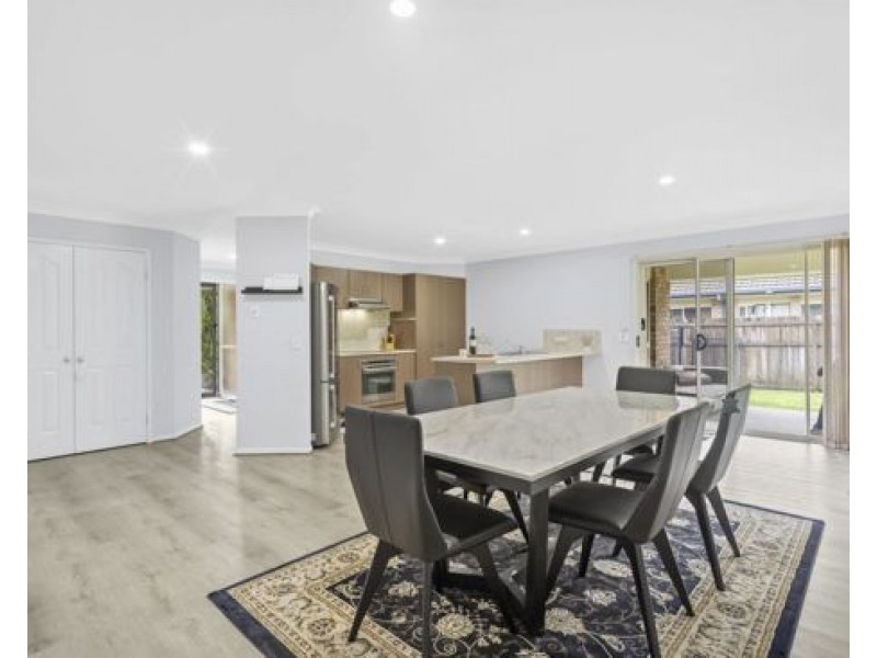 8 FIRECREST CLOSE, Upper Coomera QLD 4209