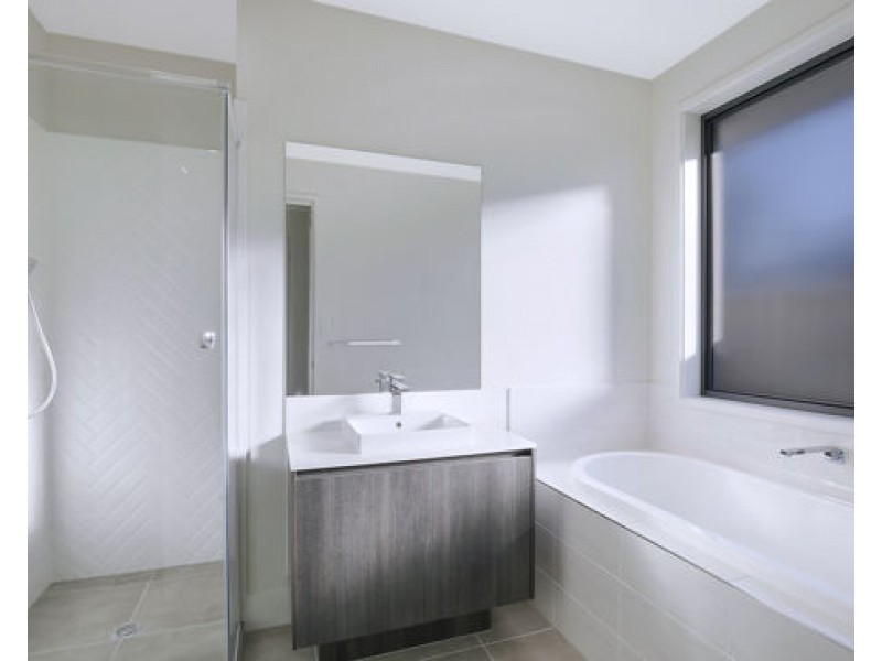 66 Lexey Cres, Wakerley QLD 4154