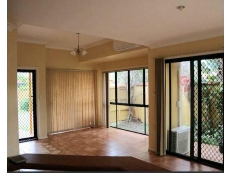 8 18 Altandi Street, Sunnybank QLD 4109