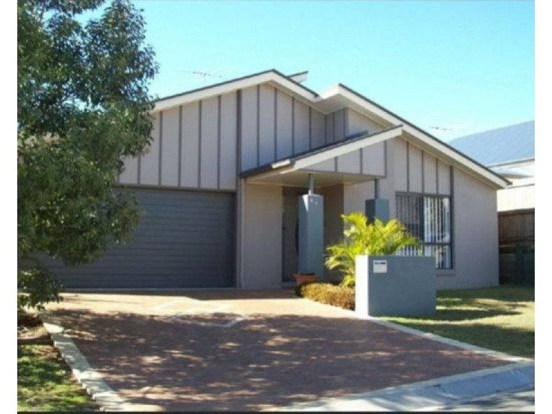 31 Greenleaf Ave, Springfield QLD 4300