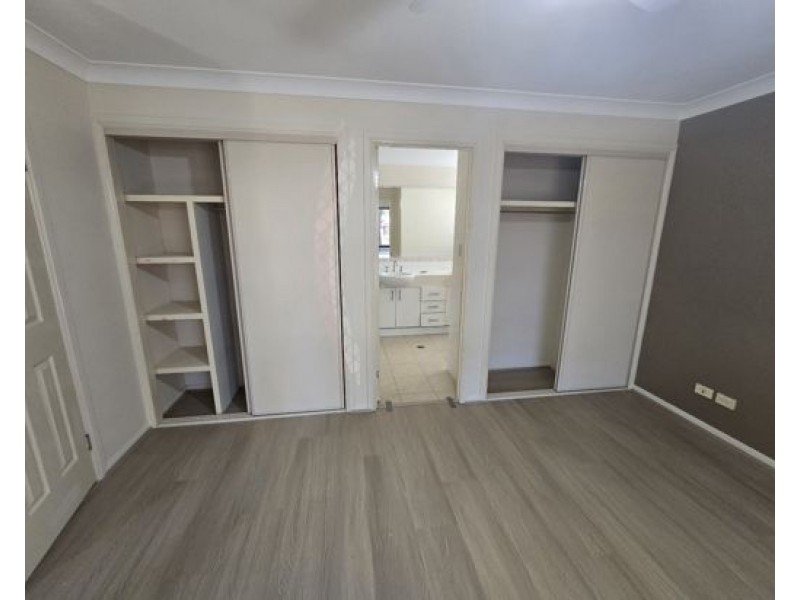 31 Greenleaf Ave, Springfield QLD 4300