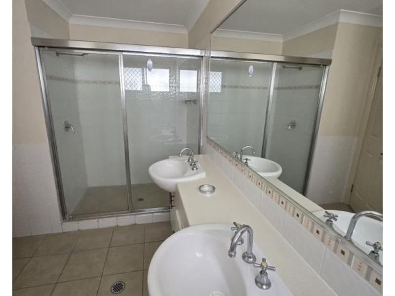 31 Greenleaf Ave, Springfield QLD 4300