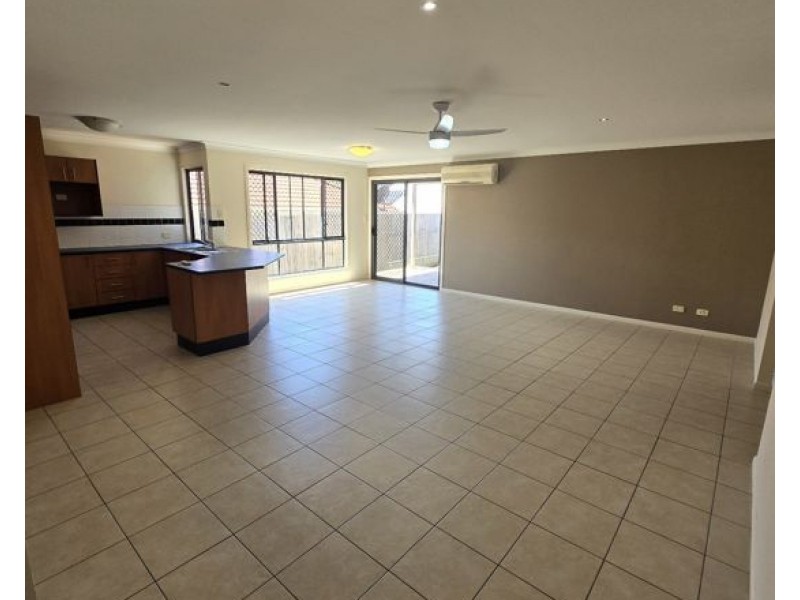 31 Greenleaf Ave, Springfield QLD 4300