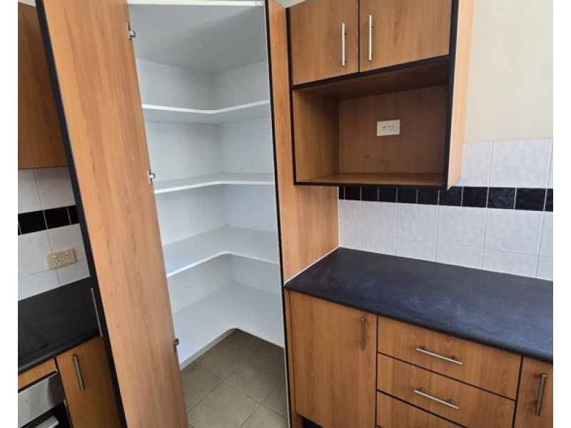 31 Greenleaf Ave, Springfield QLD 4300