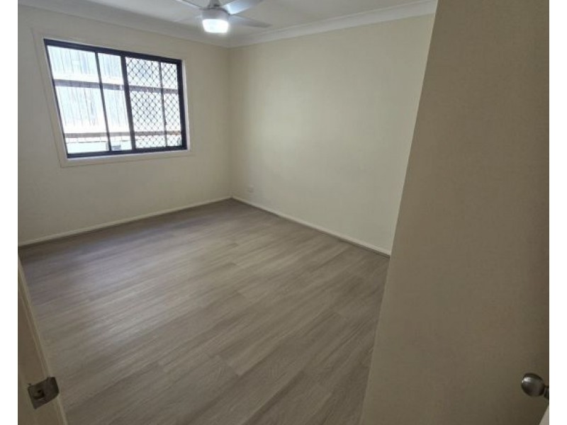 31 Greenleaf Ave, Springfield QLD 4300