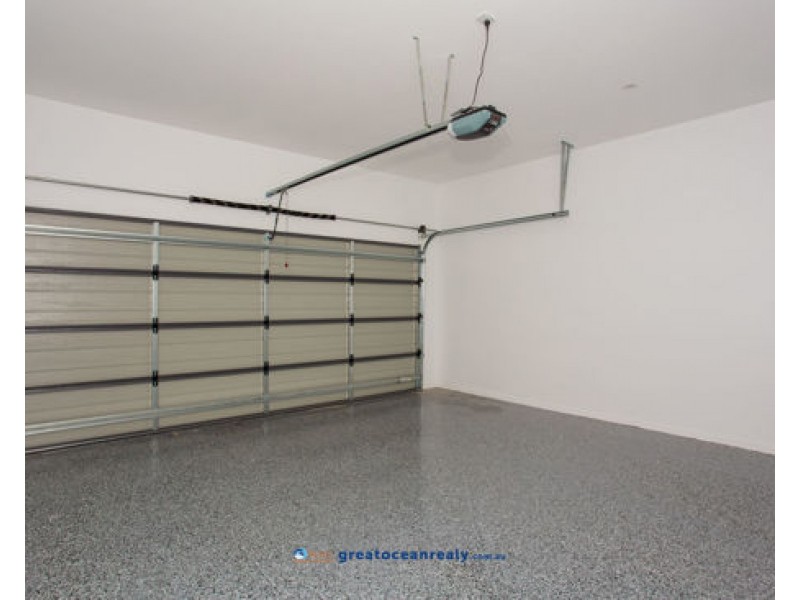 2/41 Imperial Parade, Labrador QLD 4215