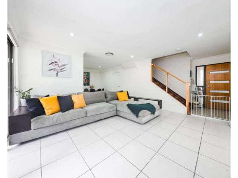 20 20 Kianawah Road South, Manly West QLD 4179