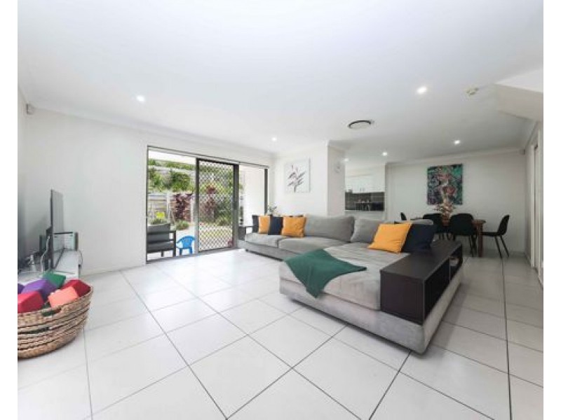 20 20 Kianawah Road South, Manly West QLD 4179