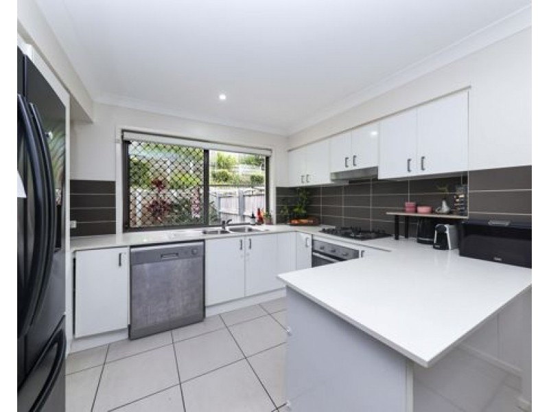 20 20 Kianawah Road South, Manly West QLD 4179