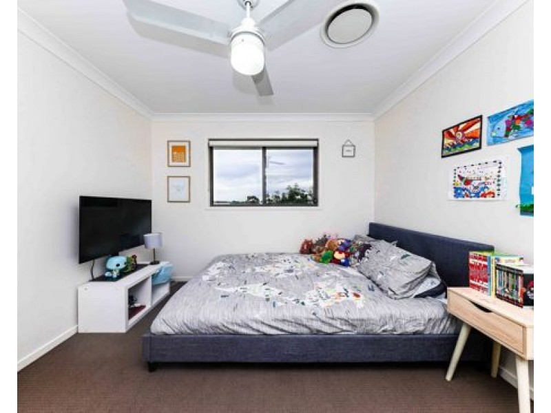 20 20 Kianawah Road South, Manly West QLD 4179