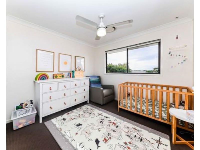 20 20 Kianawah Road South, Manly West QLD 4179