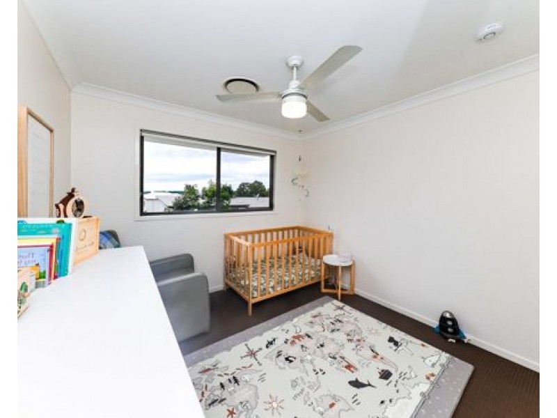 20 20 Kianawah Road South, Manly West QLD 4179