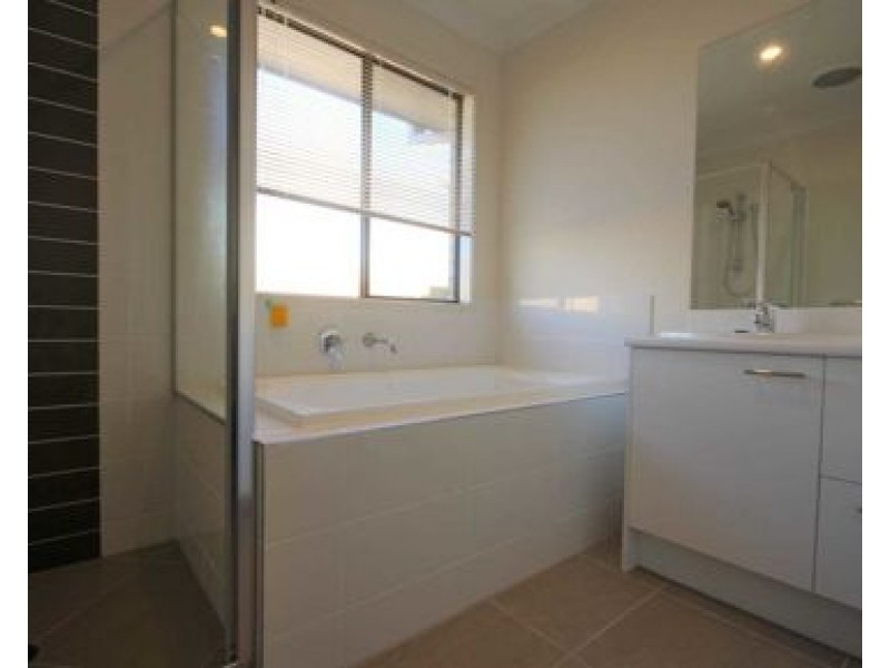 22 Mount Pleasant Street, Park Ridge QLD 4125