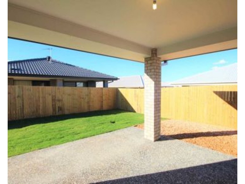 22 Mount Pleasant Street, Park Ridge QLD 4125