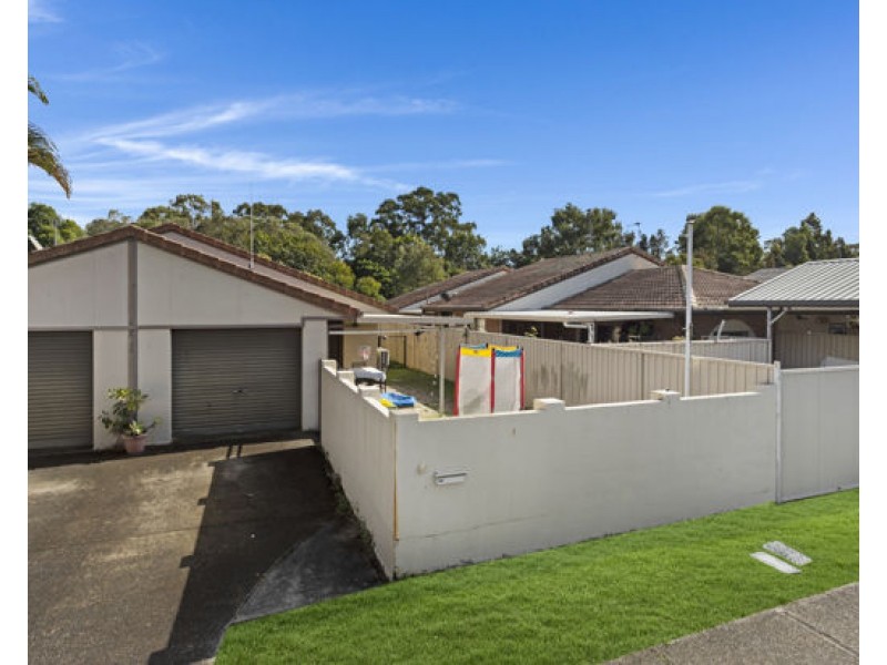 2/118 Kumbari Ave, Southport QLD 4215