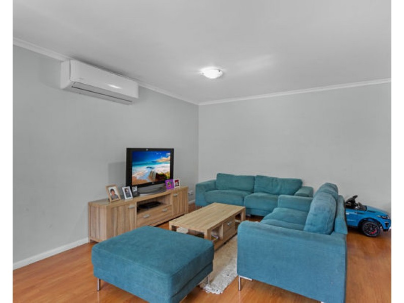 2/118 Kumbari Ave, Southport QLD 4215