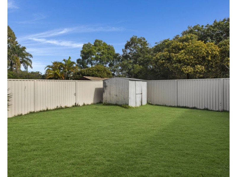 2/118 Kumbari Ave, Southport QLD 4215