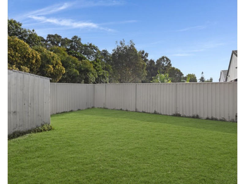2/118 Kumbari Ave, Southport QLD 4215