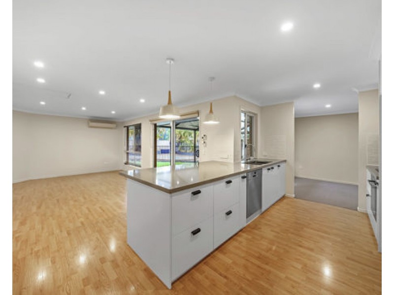 1 Ardath Close, Parkwood QLD 4214