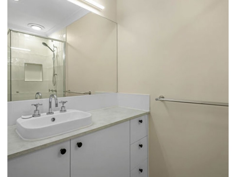 1 Ardath Close, Parkwood QLD 4214