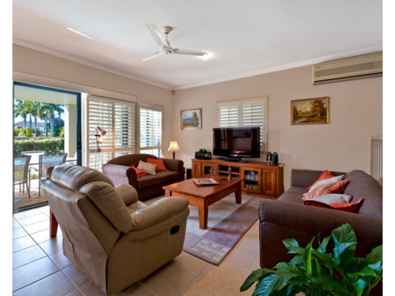 48/1 Bronberg Court, Southport QLD 4215