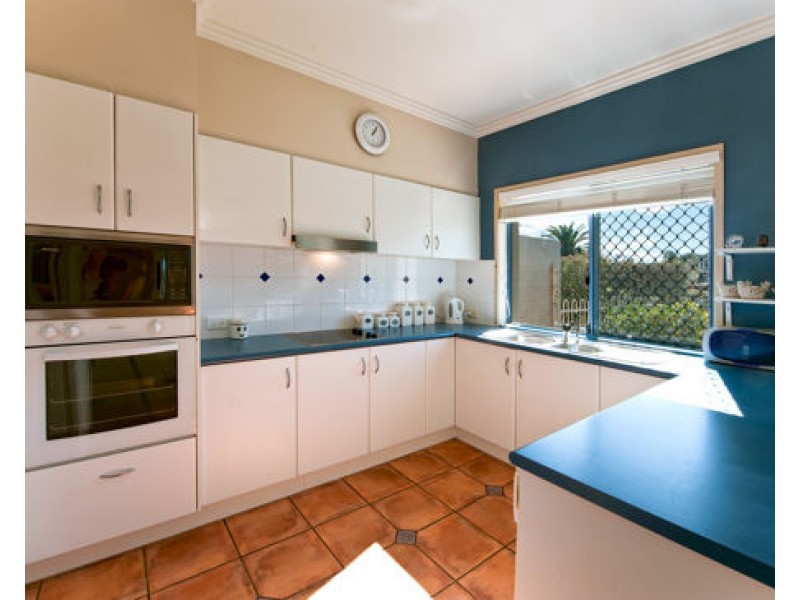 48/1 Bronberg Court, Southport QLD 4215