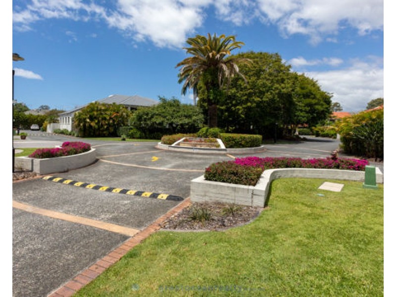 48/1 Bronberg Court, Southport QLD 4215