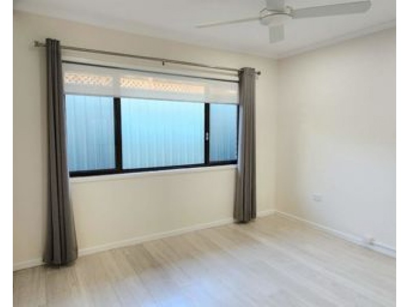 99 Springwood Rd, Springwood QLD 4127