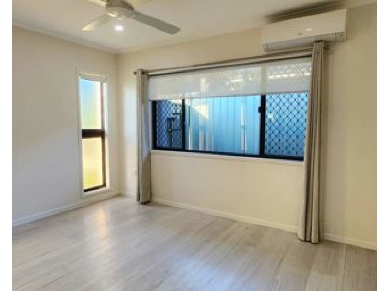 99 Springwood Rd, Springwood QLD 4127