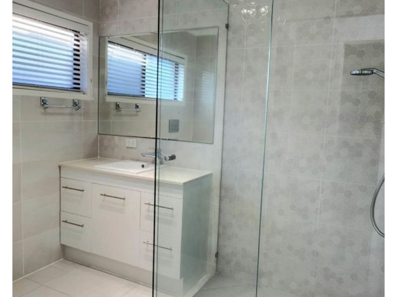 99 Springwood Rd, Springwood QLD 4127