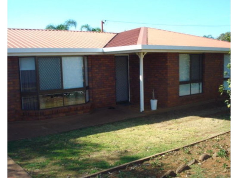 344 West Street, Kearneys Spring QLD 4350