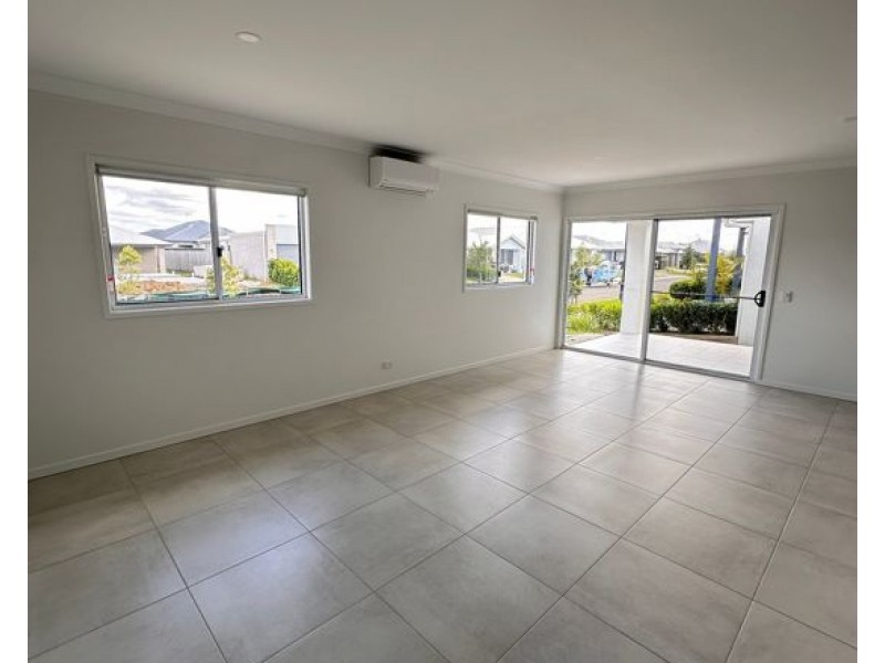 68 Daisy St, Caboolture South QLD 4510