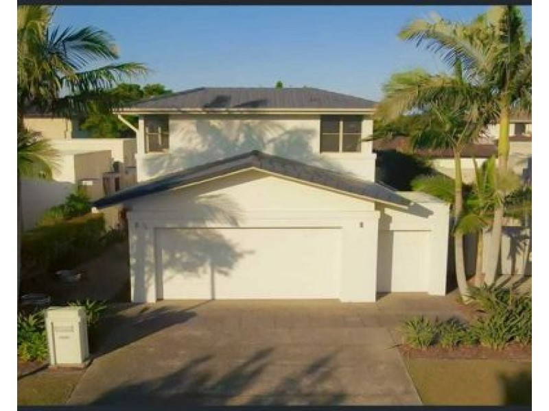 6129 Bolsena Circuit, Hope Island QLD 4212