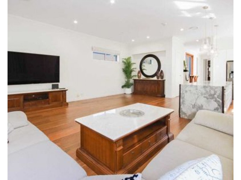 6129 Bolsena Circuit, Hope Island QLD 4212