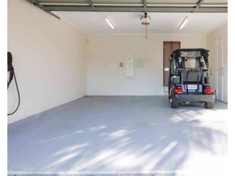 6129 Bolsena Circuit, Hope Island QLD 4212