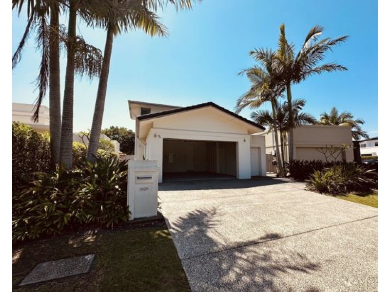 6129 Bolsena Circuit, Hope Island QLD 4212
