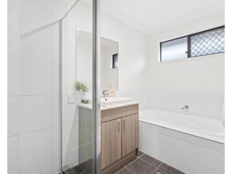 43 Verday Crescent, Pallara QLD 4110