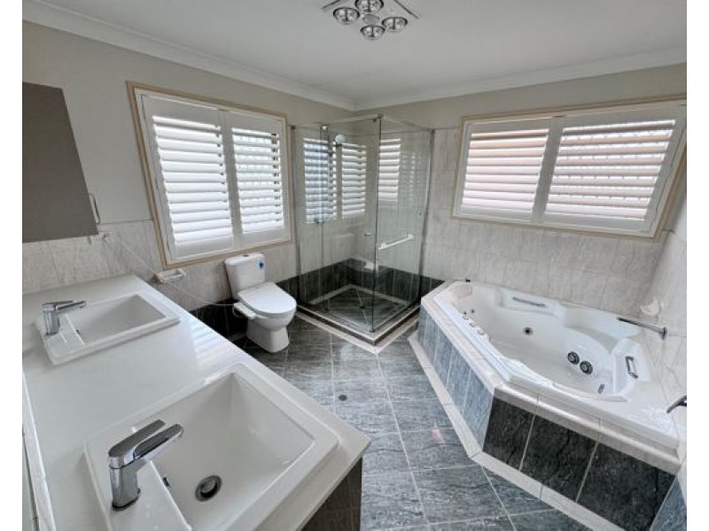 8 Redland Close, Kuraby QLD 4112