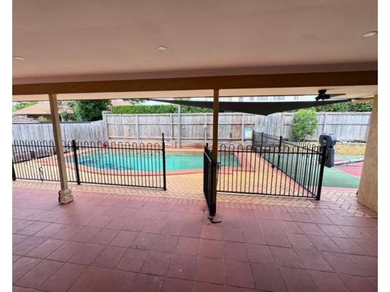 8 Redland Close, Kuraby QLD 4112