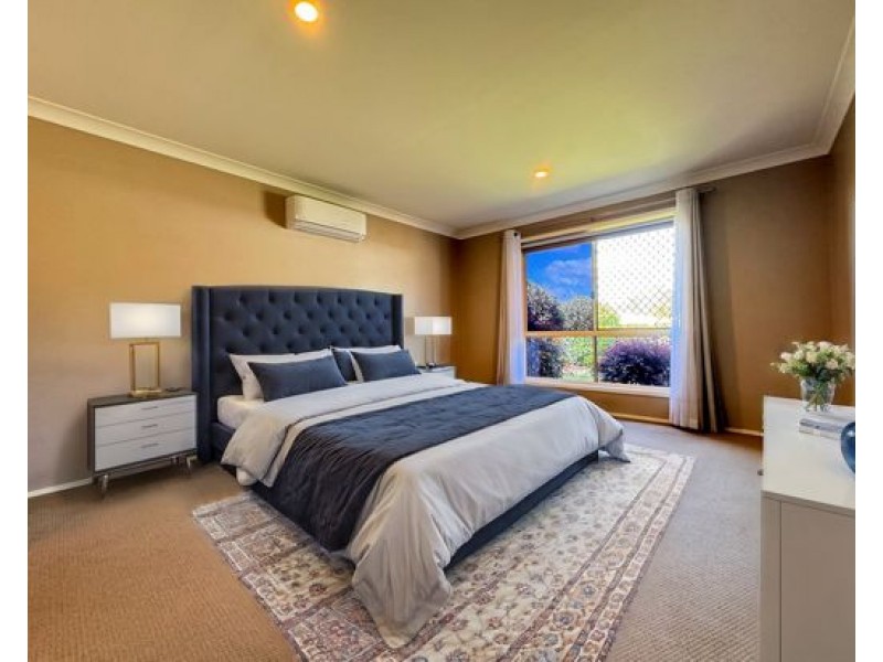 8 Garry Place, Crestmead QLD 4132