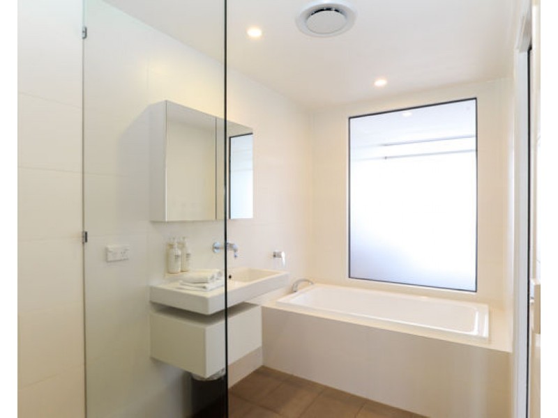 9 Norfolk Avenue, Surfers Paradise QLD 4217