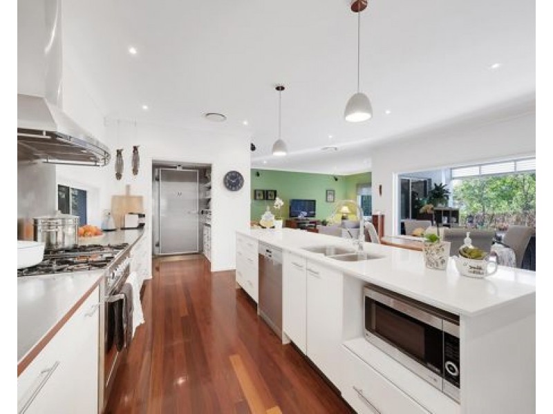 1 Kew st, Indooroopilly QLD 4068