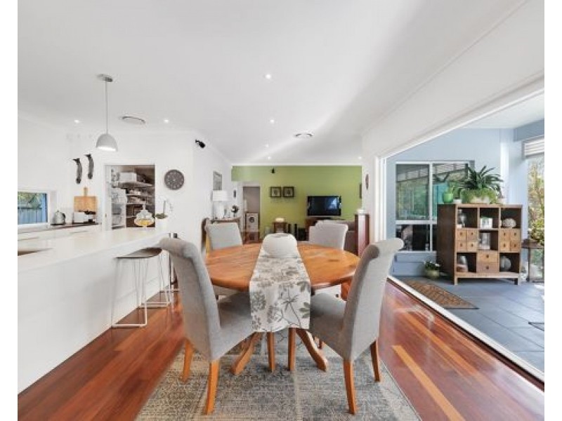 1 Kew st, Indooroopilly QLD 4068