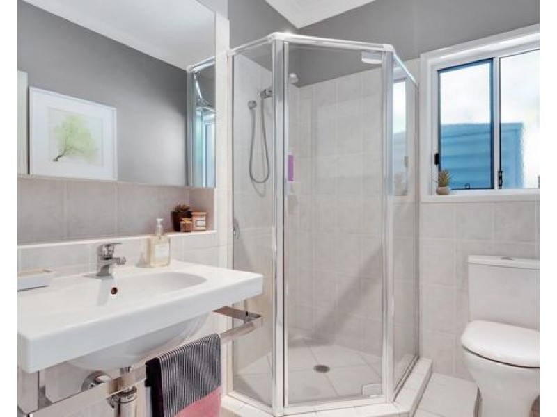 1 Kew st, Indooroopilly QLD 4068