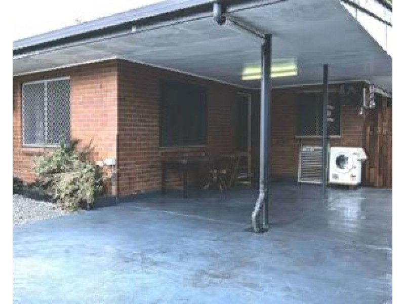 Unit 1 /34 Curtin street, Westcourt QLD 4870