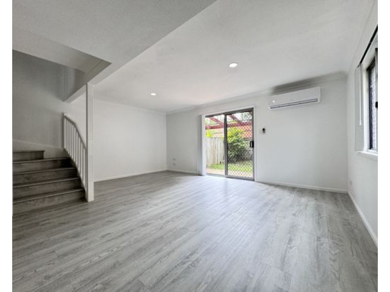 12/10 Lawrence Close, Robertson QLD 4109