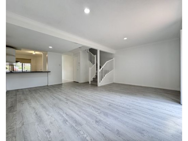 12/10 Lawrence Close, Robertson QLD 4109